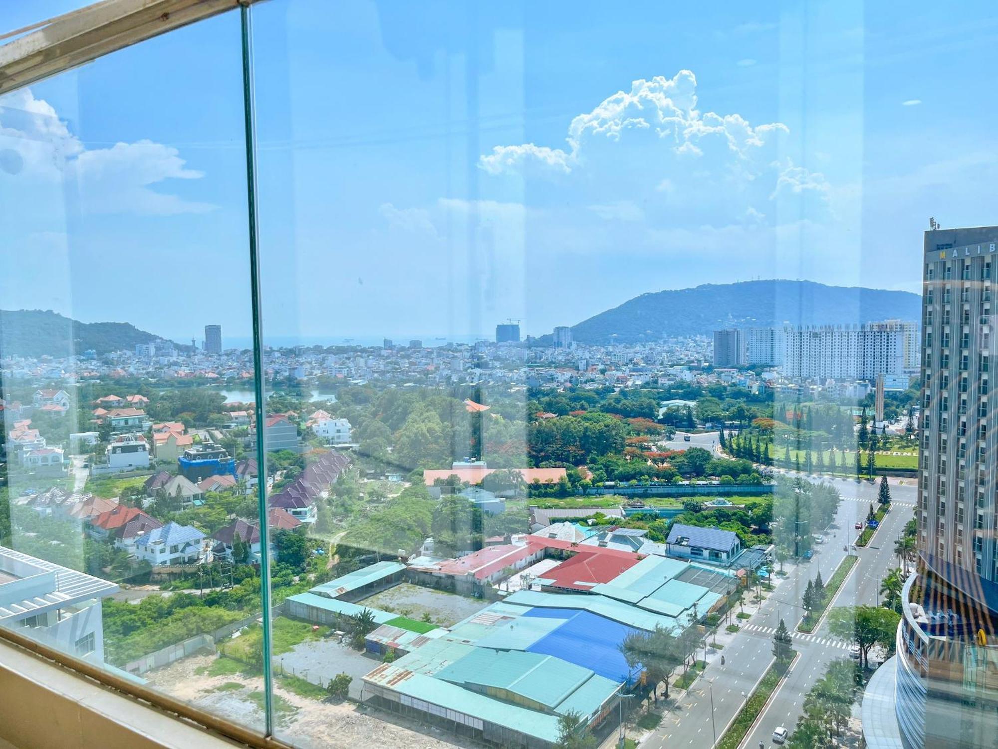 Mermaid Seaview Vung Tau - Khang Apartment 1 Luaran gambar